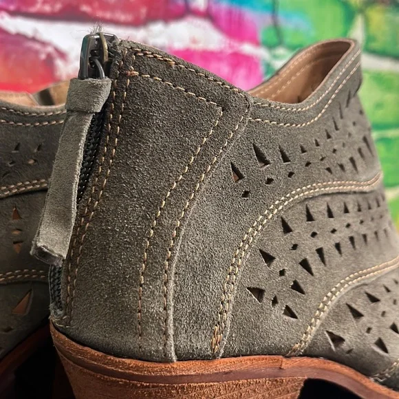 Sofft Ankle Bootie “Westwood II” - Picture 3 of 13